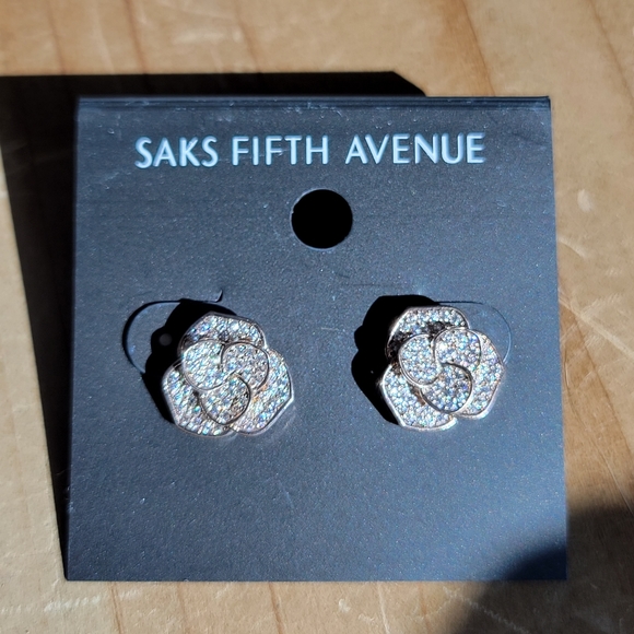 FREE With Purchase Of Anything Else - NWT Saks Fifth Avenue Flower Earrings - Picture 3 of 4